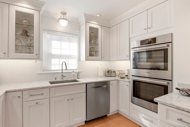 Foto del edificio - 32 Edgewater Commons Ln