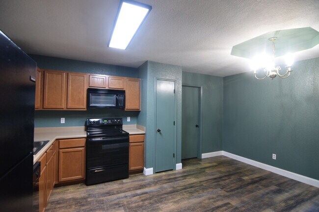 Foto del edificio - 3910 Fieldcrest Dr