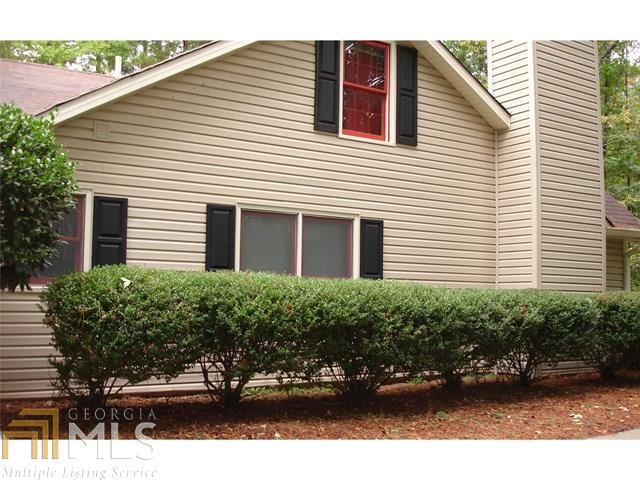 Building Photo - 205 Meadowood Ln
