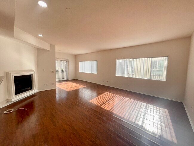 Foto del edificio - 111 S Croft Ave