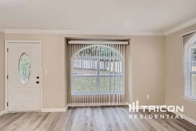 Foto del edificio - 25200 Quaker Ridge Ave