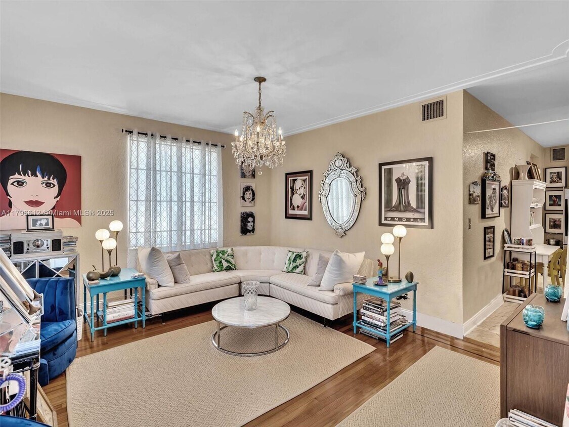 Foto principal - 928 Euclid Ave