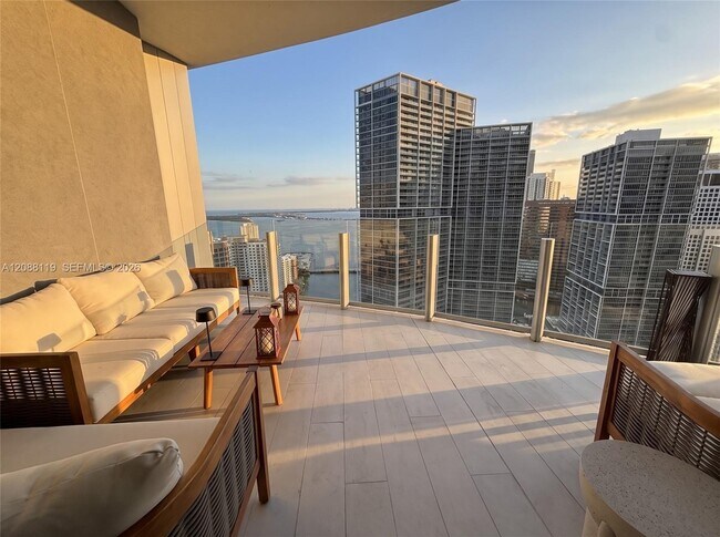 Foto del edificio - 300 Biscayne Blvd Way