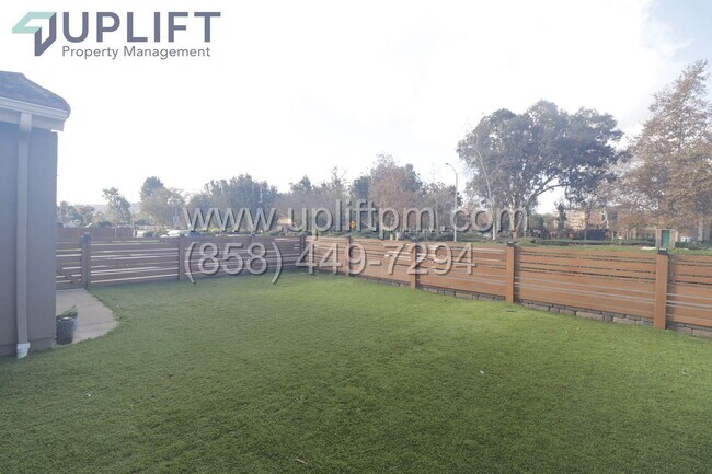 Building Photo - 9429 Calle Del Lago