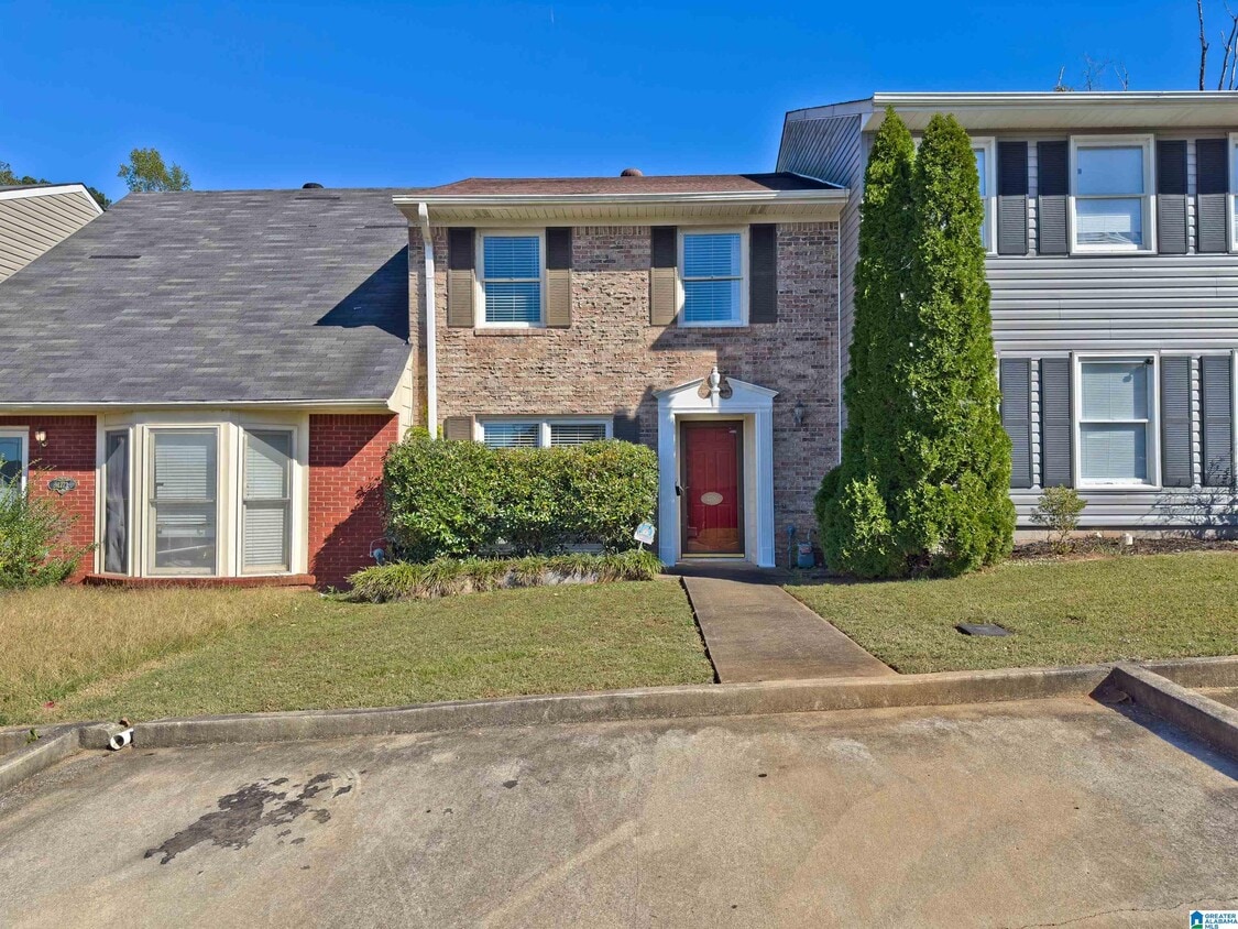 Primary Photo - 4776 Cheshire Cir