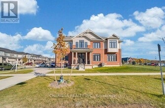 Building Photo - 3 Crossmore Cres