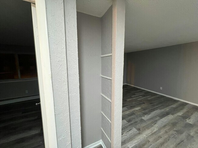 Foto del edificio - 13430 Euclid Ave