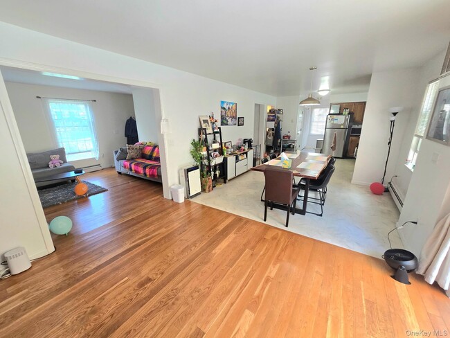 Building Photo - 21 Bentay Dr