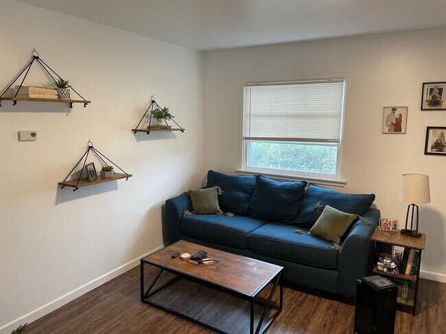 Foto del edificio - 3203 33rd St