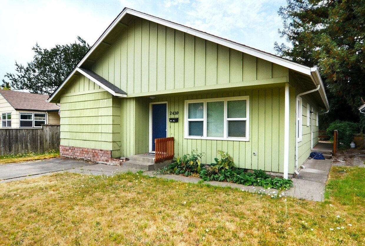 Primary Photo - Spacious South Campus 5 bedroom with huge ...
