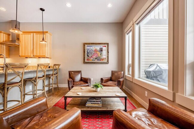 Foto del edificio - 312 Mountain Willow Dr