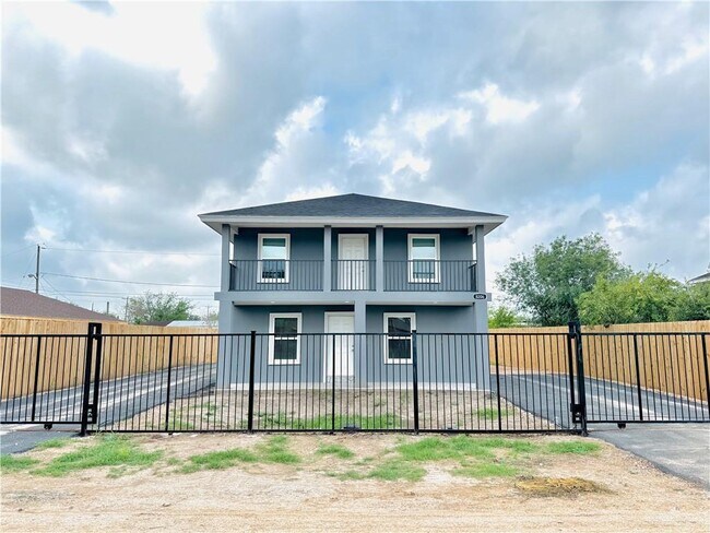 Building Photo - 8206 Sosa Cir