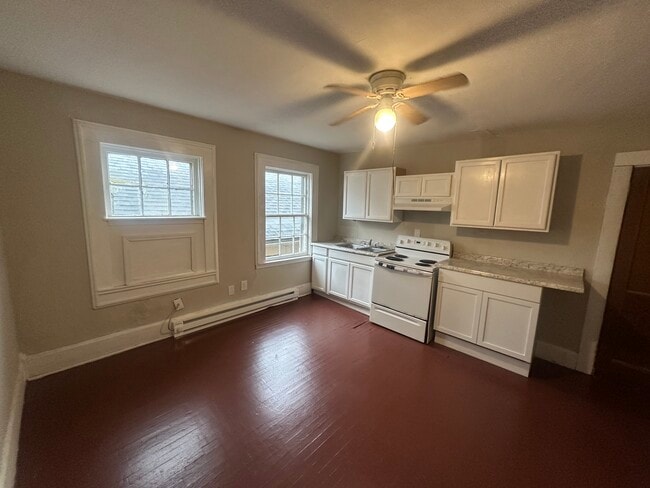 Building Photo - 342 Holmes St