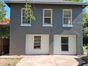 Building Photo - 2206 Parrott Ave