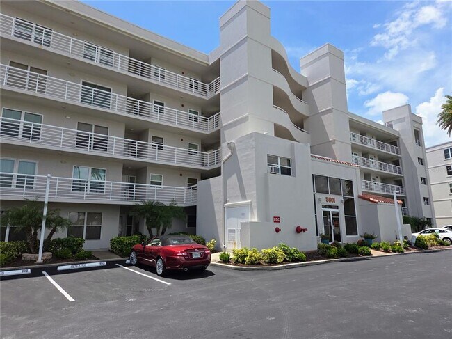 Foto del edificio - 5801 Bahia Del Mar Cir N