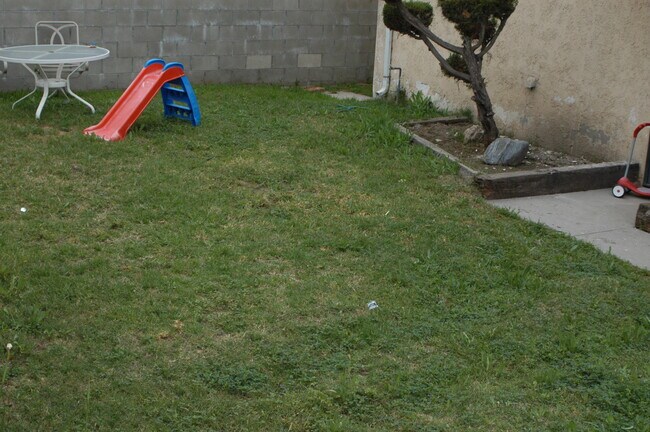 Yard - 7123 Lime Ave
