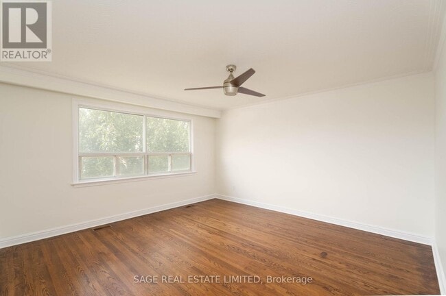 Building Photo - 16 Simpson Ave