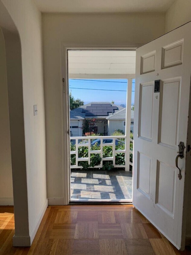 Primary Photo - 271 W 40th Ave