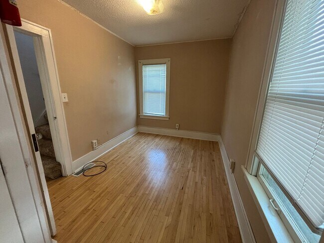 Foto del edificio - 5 Bed 2 Bath House Near NDSU