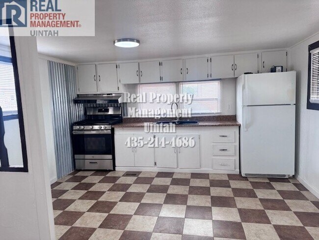 Foto del edificio - Cute 2 Bedroom, 1 Bathroom Trailer Home. S...