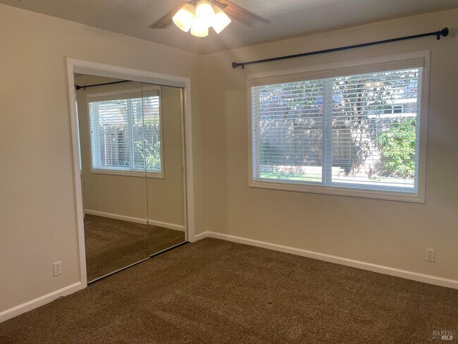 Building Photo - 428 Cottonwood St