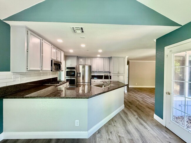 Building Photo - Large 2 story home available immediately