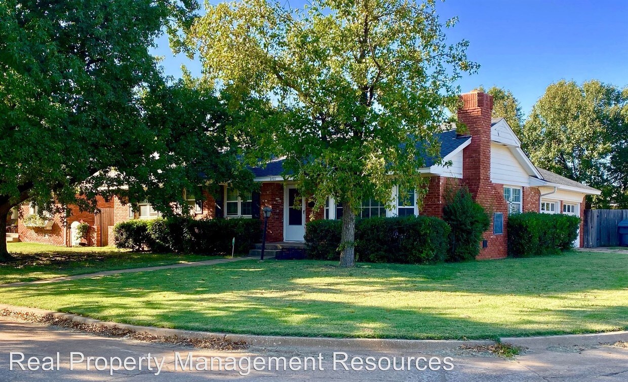 Foto principal - 3 br, 2 bath House - 2701 Abbey Rd