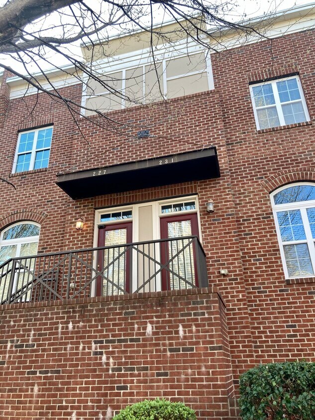 Primary Photo - 231 Harbour Place Dr