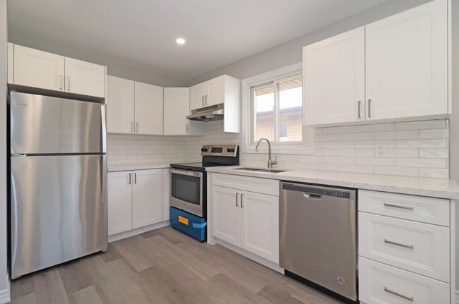 Building Photo - 6 Rockcliffe St