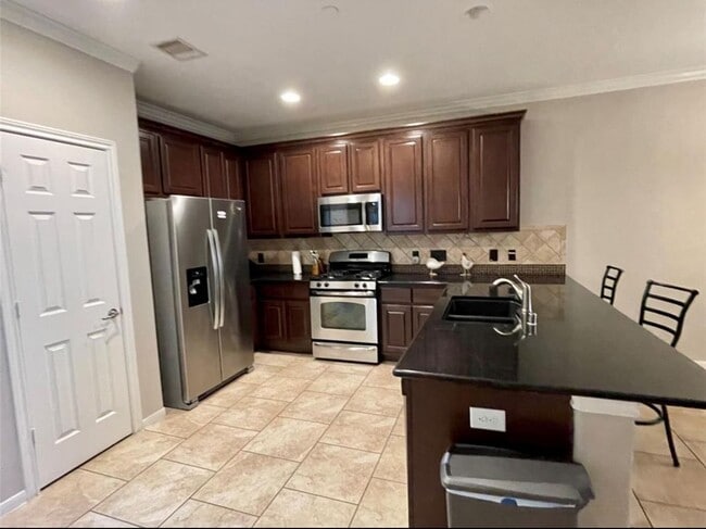 Building Photo - 27 Umbria Ln