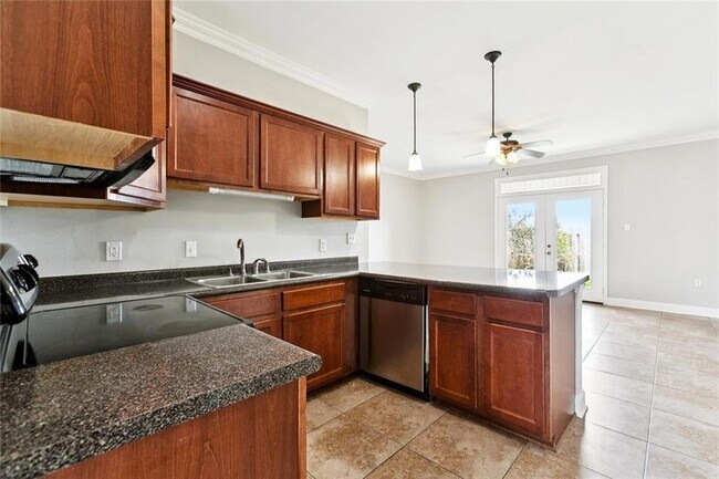Foto del edificio - 1250 Primrose Dr