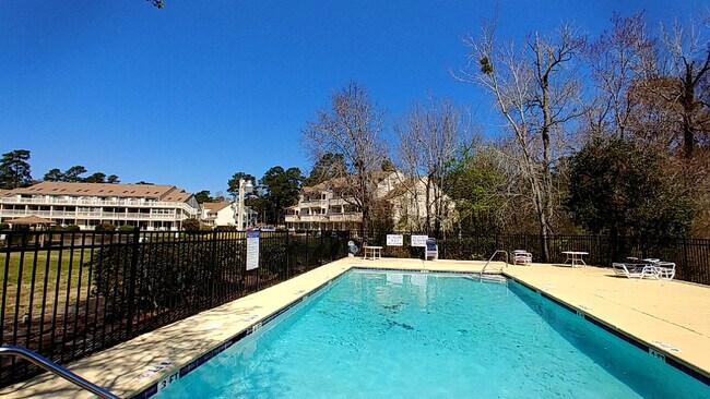 Piscina - 510 Fairwood Lakes Dr