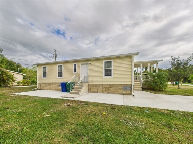 Foto del edificio - 310 Pineapple St