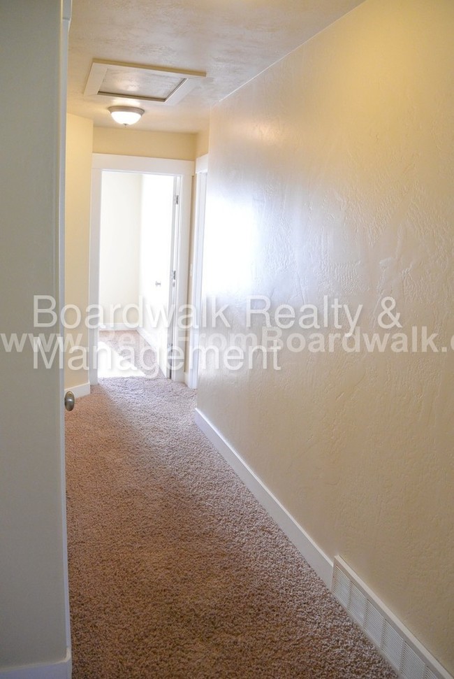 Building Photo - 1091 E Quarry Park Dr