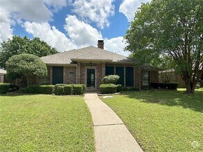 Building Photo - 132 Meadowglen Cir