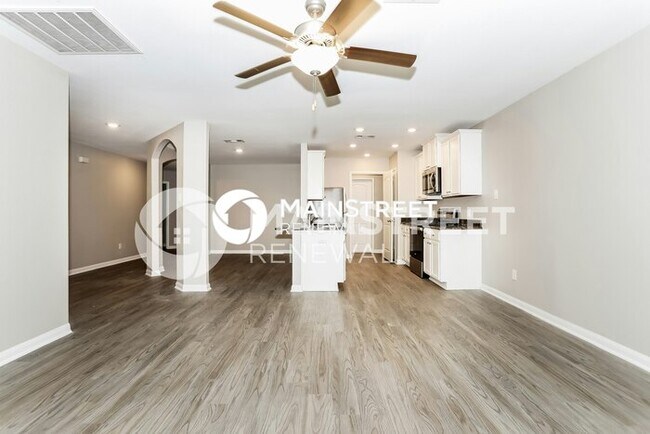 Building Photo - 3 Bedroom Pet-Friendly Home in Magnolia, TX with Main Street Renewal