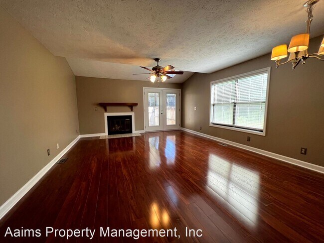 Building Photo - 2 br, 2.5 bath House - 1244 N. Forest Dr.
