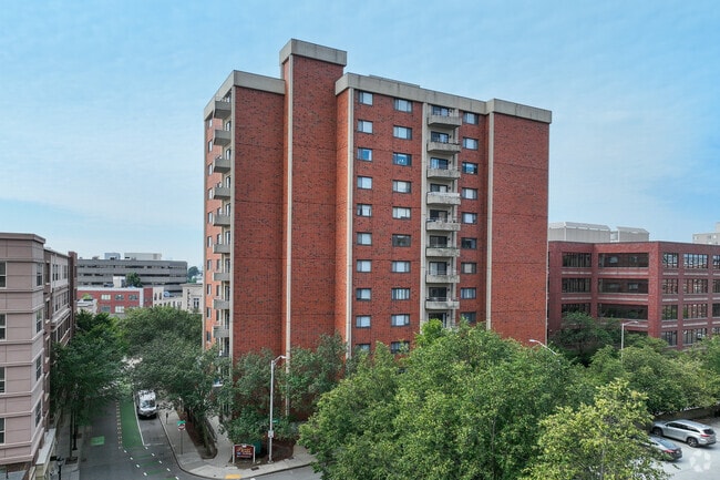 Building Photo - Pleasant Plaza