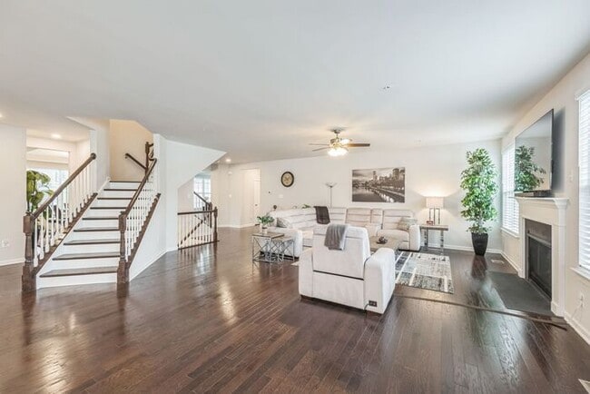 Building Photo - 5808 Savannah Dr