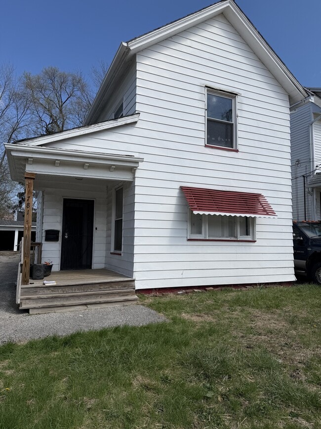 Building Photo - 781 E 156th St