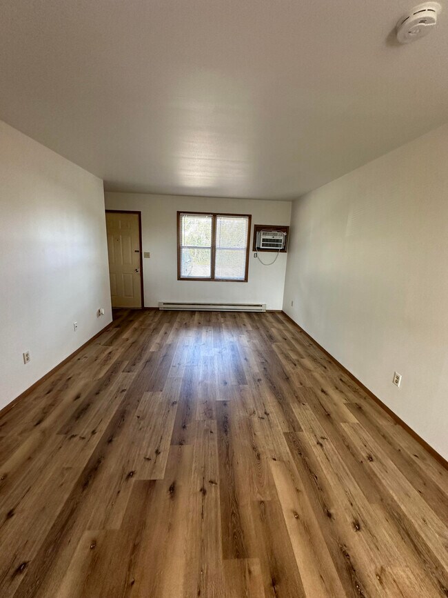 Living Room - 210 Grant Ct