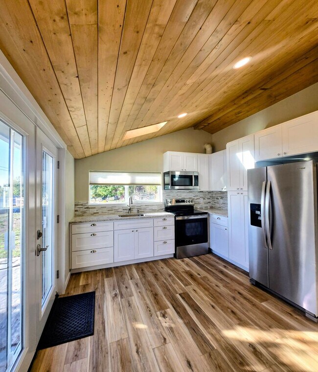 Foto del edificio - Newly Remodeled ADU for Rent in Port Towns...