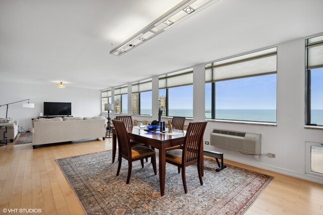 Building Photo - 1110 N Lake Shore Dr