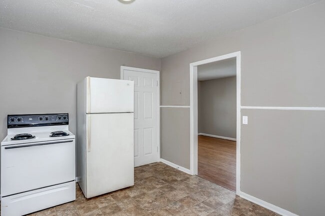 Building Photo - 2 bedroom 1 bath home