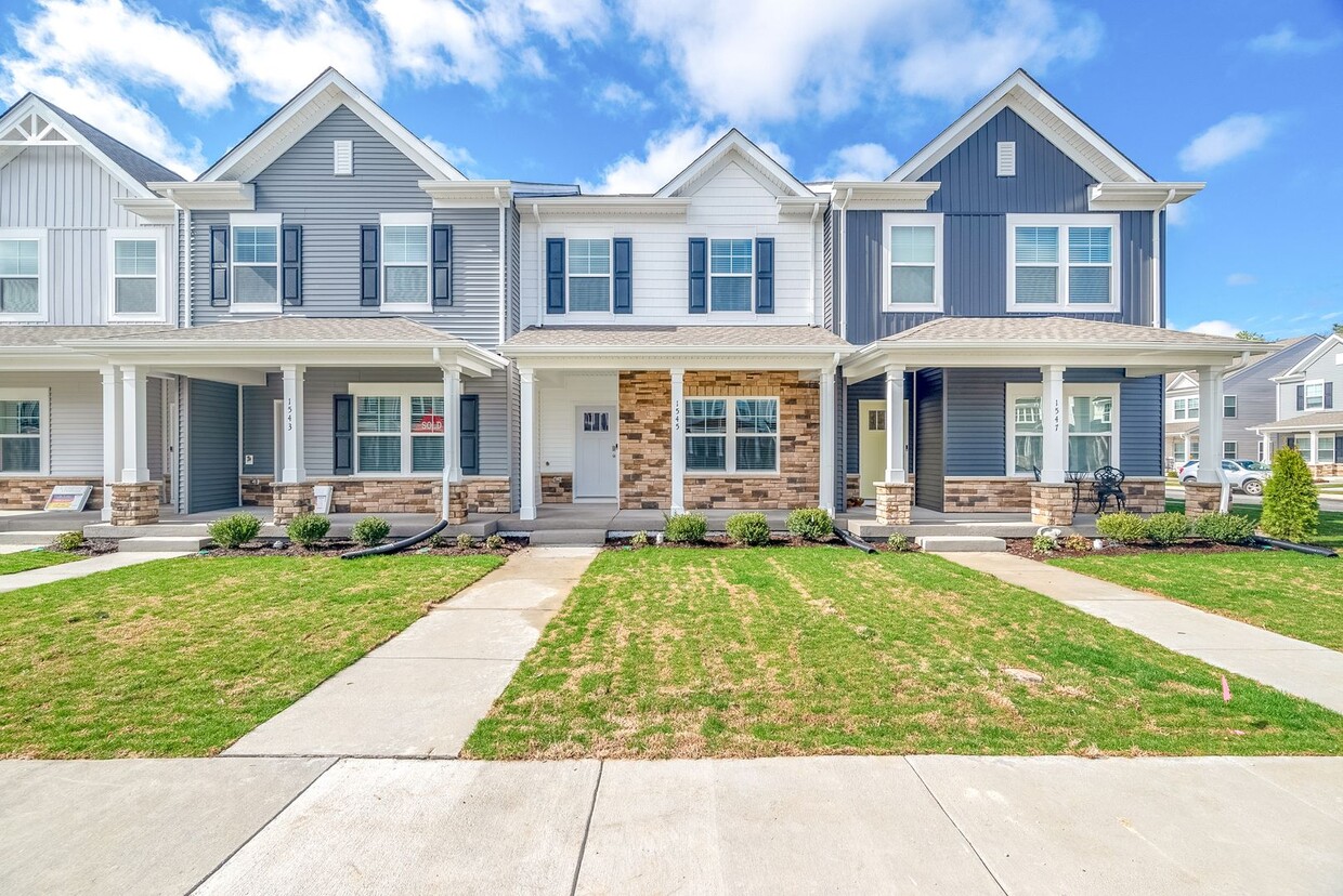 Primary Photo - Beautiful new home for rent