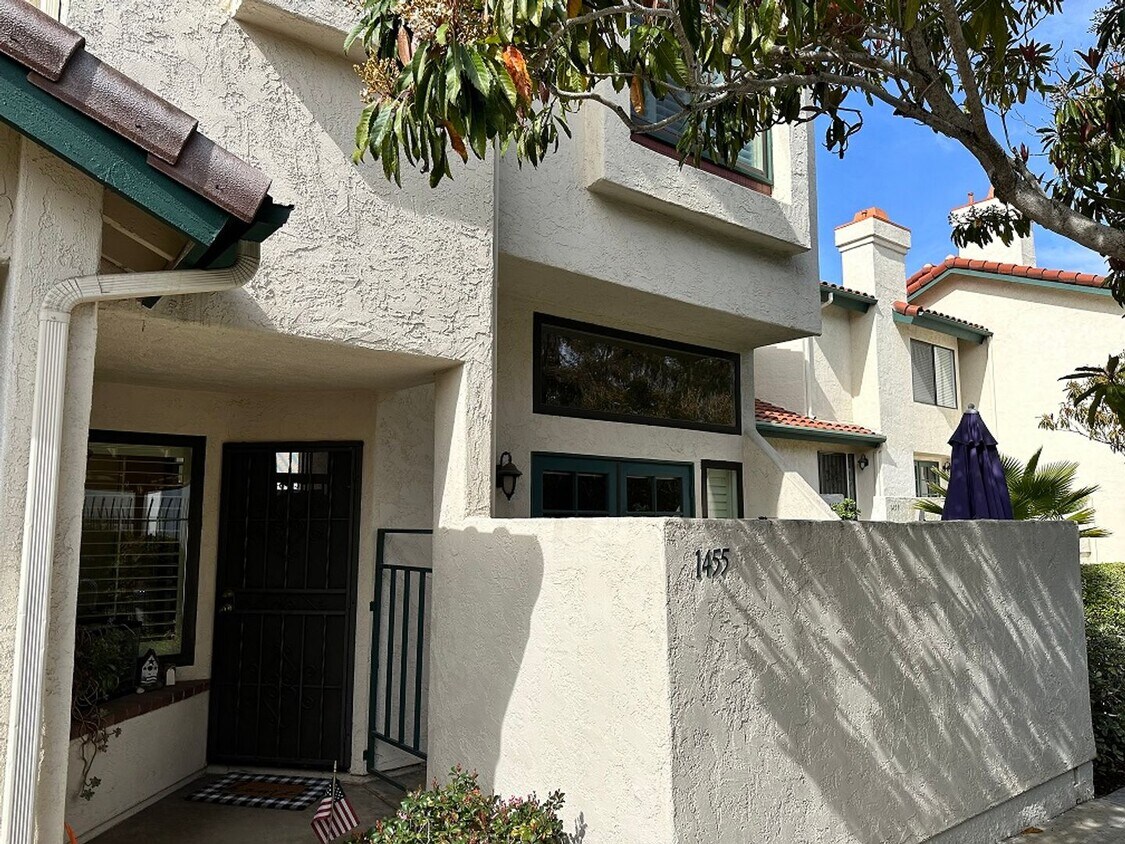 Foto principal - Outstanding Chula Vista Condo