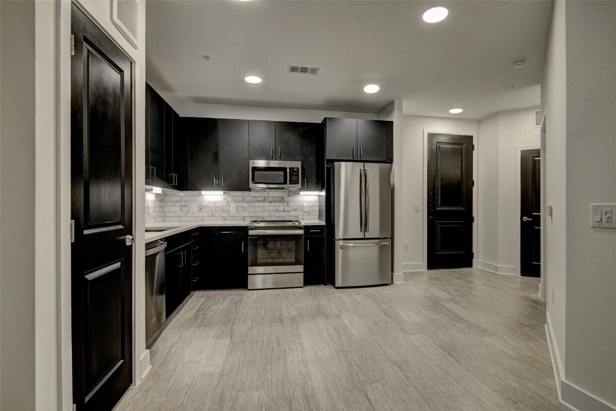 Foto principal - 6400 Washington Ave