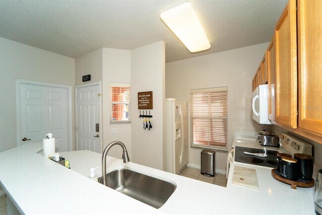 Foto del edificio - 8544 Bay Lilly Loop