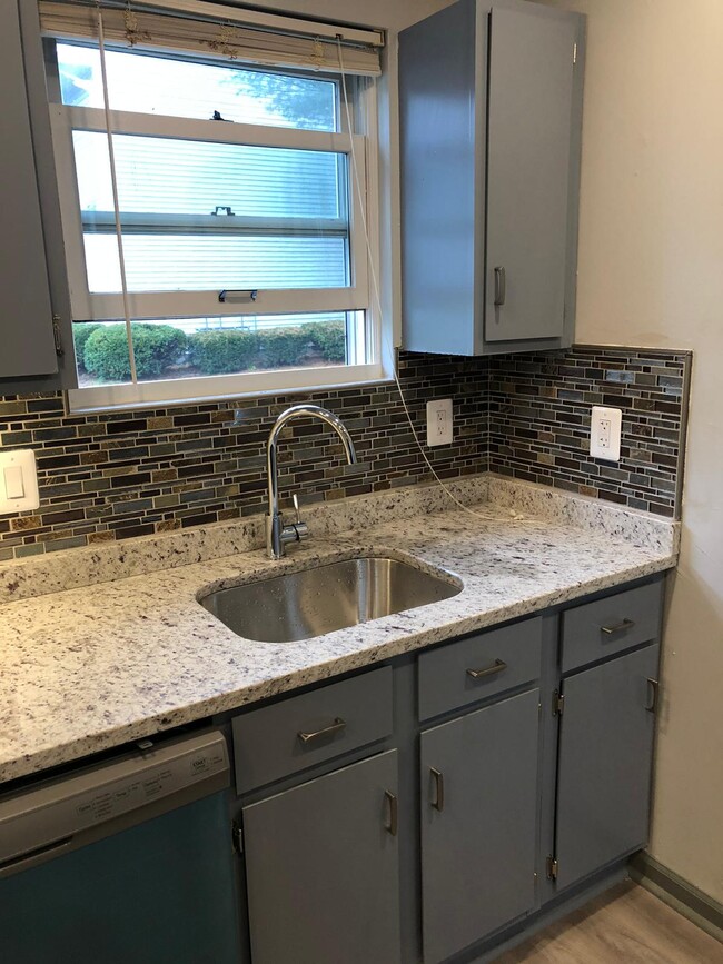 1BD Kitchen - Westar Apartments