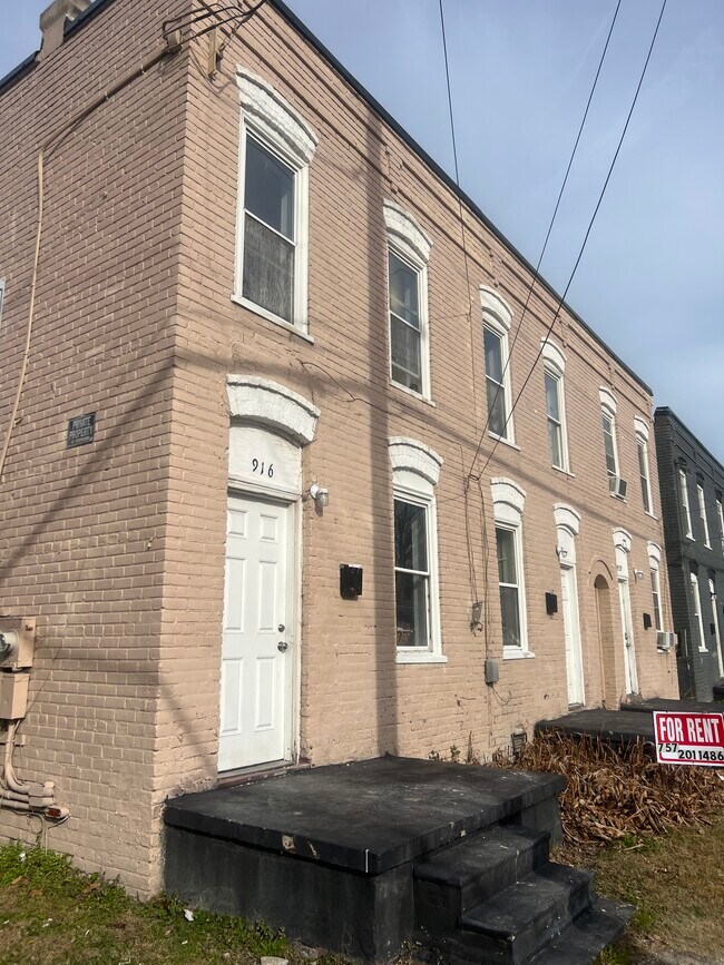Foto del edificio - 916 Washington Ave